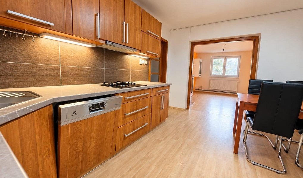 Pronájem bytu 2+1 58 m², Jihlava – náhled fotky 3