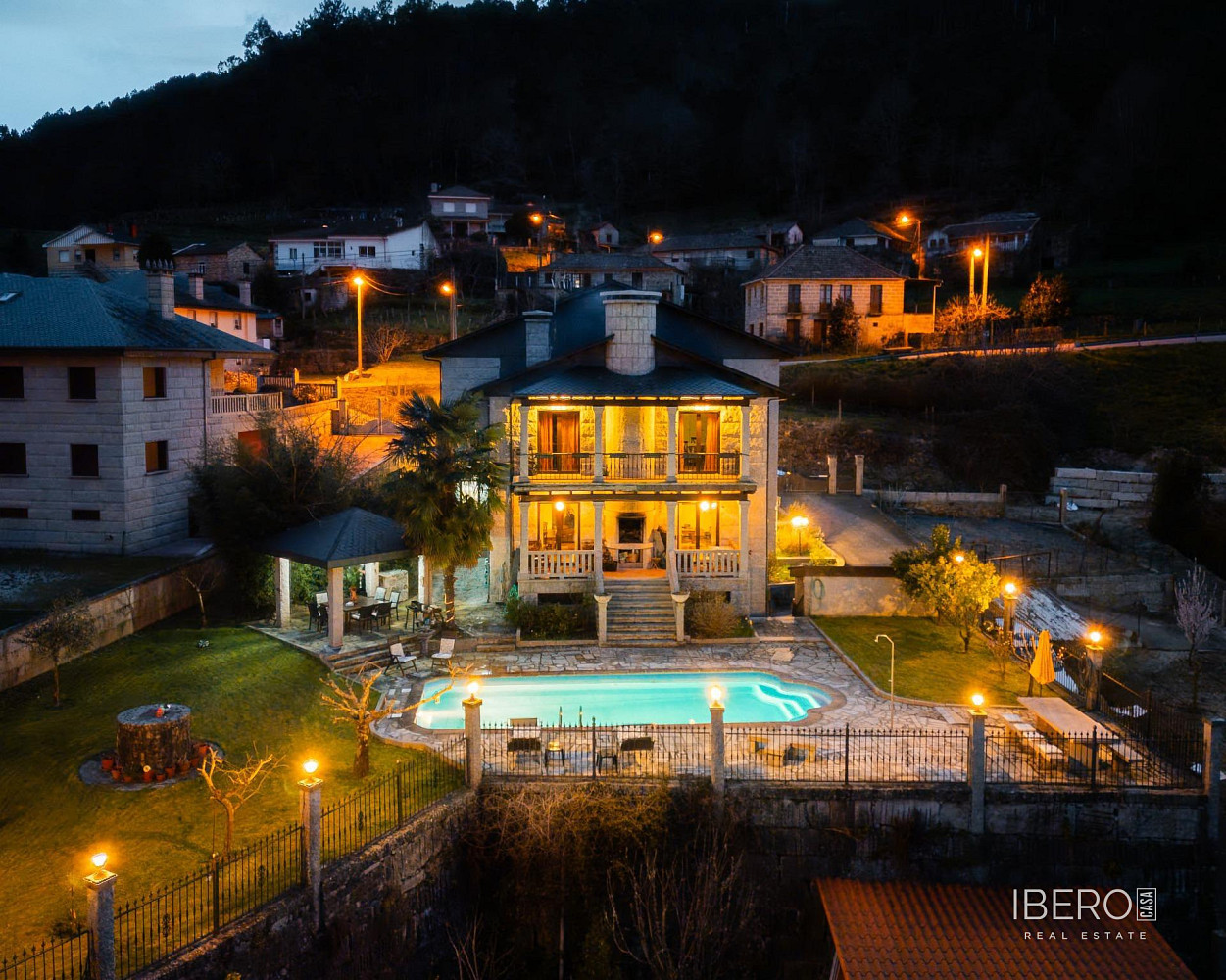 Prodej domu 606 m² s pozemkem 1 800 m²