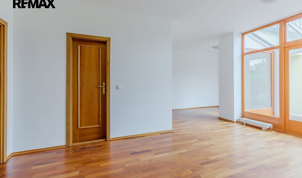 Pronájem bytu 2+kk 85 m², Praha – náhled fotky 11