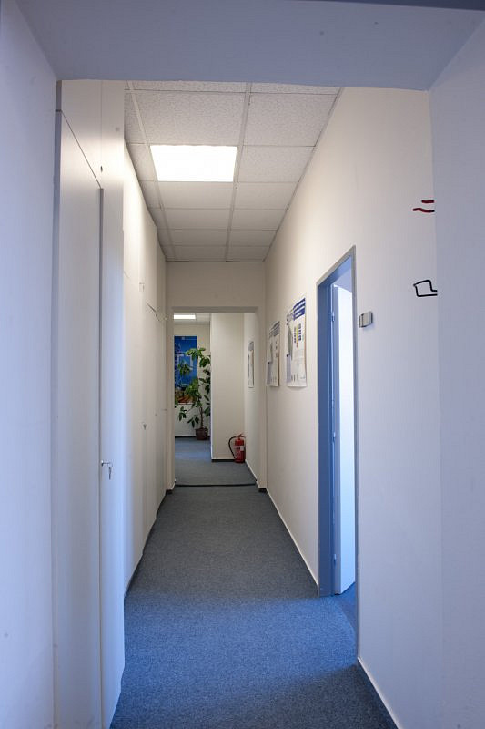 Pronájem kanceláře 196 m² — photo 5