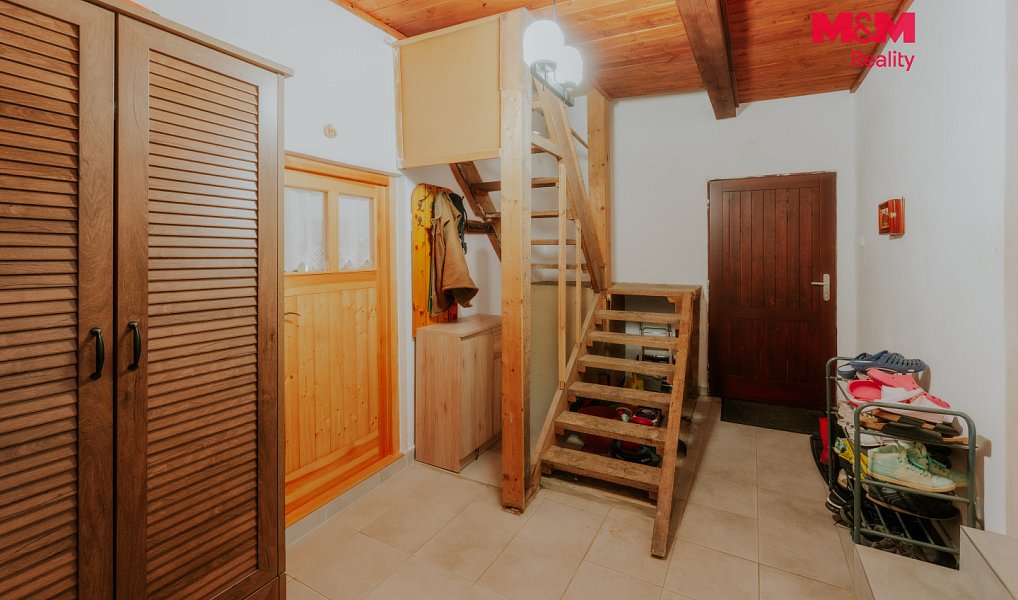 Prodej domu 250 m² s pozemkem 875 m², Kadov – náhled fotky 30