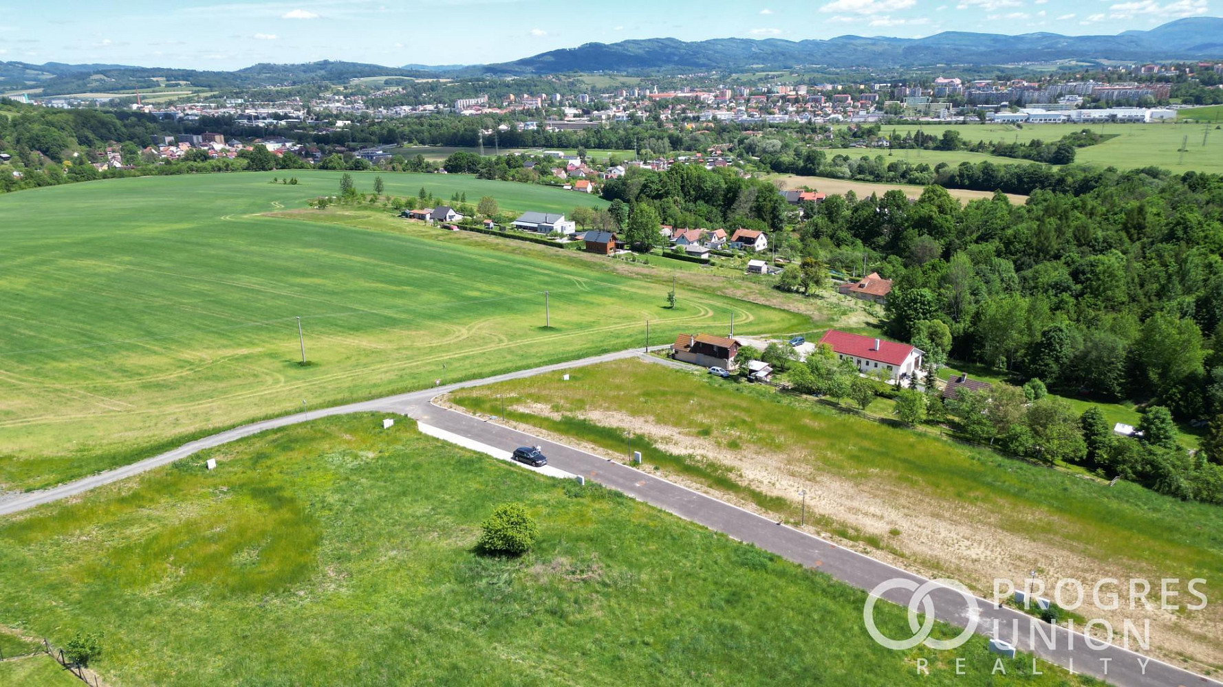 Prodej stavebního pozemku 770 m² – fotografie 2