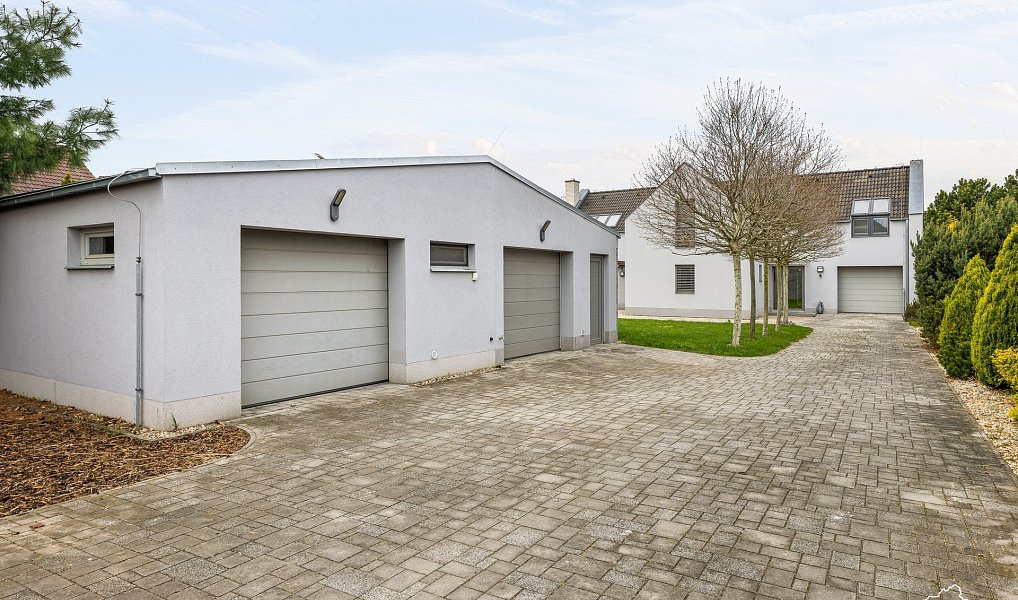 Prodej domu 230 m² s pozemkem 1 486 m², Brandýs nad Labem-Stará Boleslav – náhled fotky 2