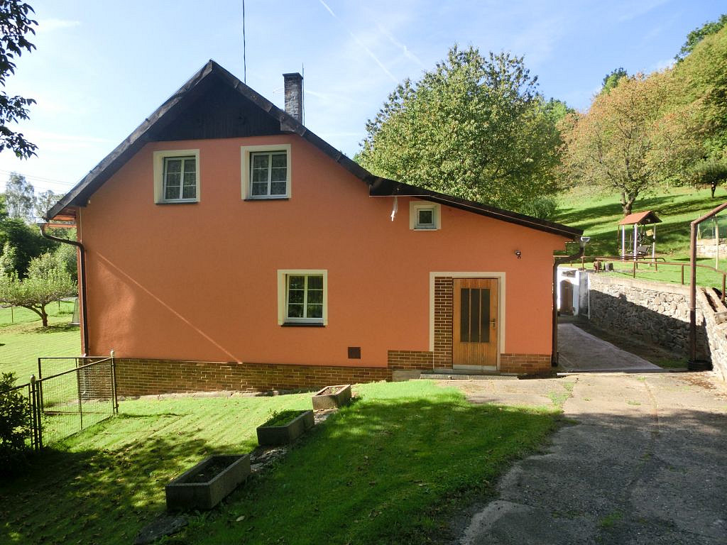 Prodej domu 175 m² s pozemkem 9 863 m²