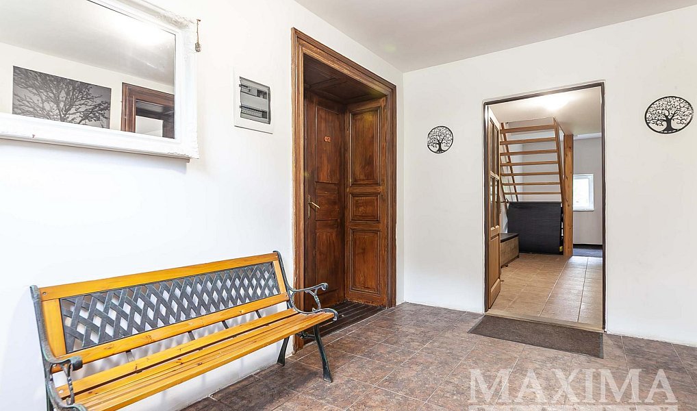 Prodej domu 300 m² s pozemkem 682 m², Desná – náhled fotky 11