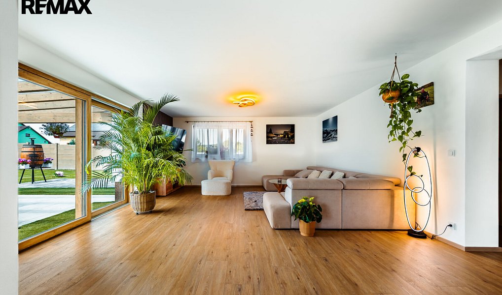 Prodej domu 350 m² s pozemkem 2 074 m², Staré Město – náhled fotky 7