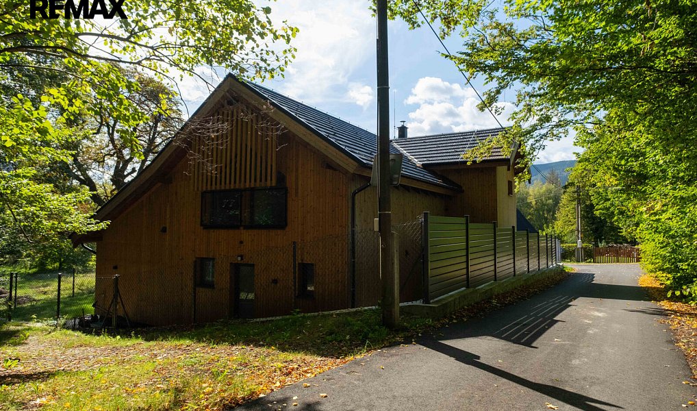 Prodej ubytovacího objektu 206 m², Morávka – náhled fotky 5