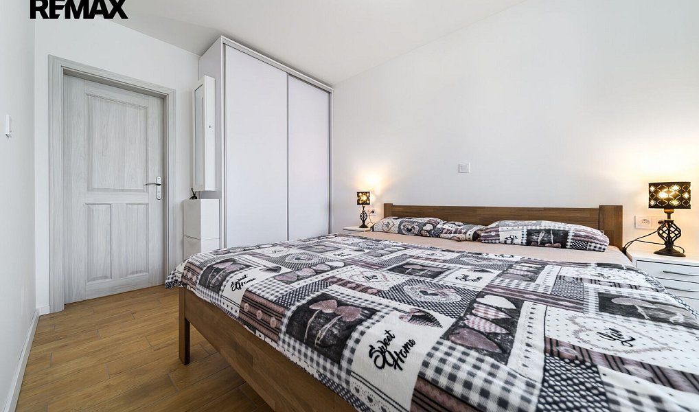 Prodej domu 428 m² s pozemkem 891 m², Chvalatice – náhled fotky 16