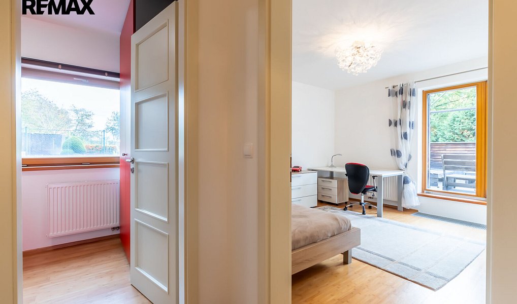 Prodej domu 306 m² s pozemkem 418 m², Praha – náhled fotky 26