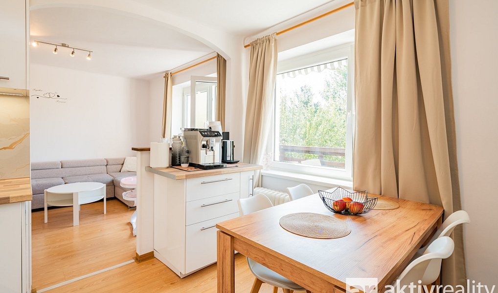 Prodej domu 260 m² s pozemkem 752 m², Praha – náhled fotky 3