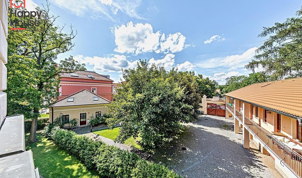 Pronájem domu 827 m² s pozemkem 8 770 m², Praha – náhled fotky 26