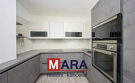 Prodej bytu 3+1 88 m², Selské nám., Olomouc - Chválkovice