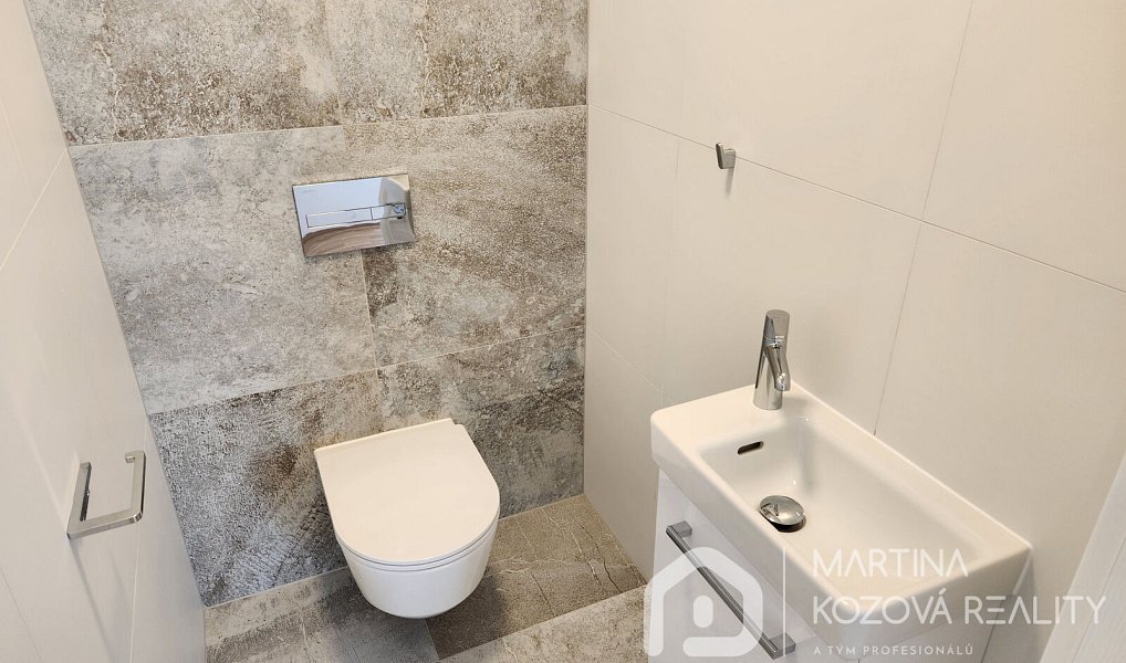 Pronájem bytu 4+kk 120 m², Praha – náhled fotky 24