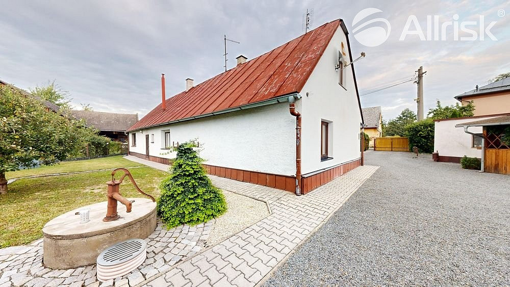 Prodej domu 150 m² s pozemkem 843 m² — photo 2