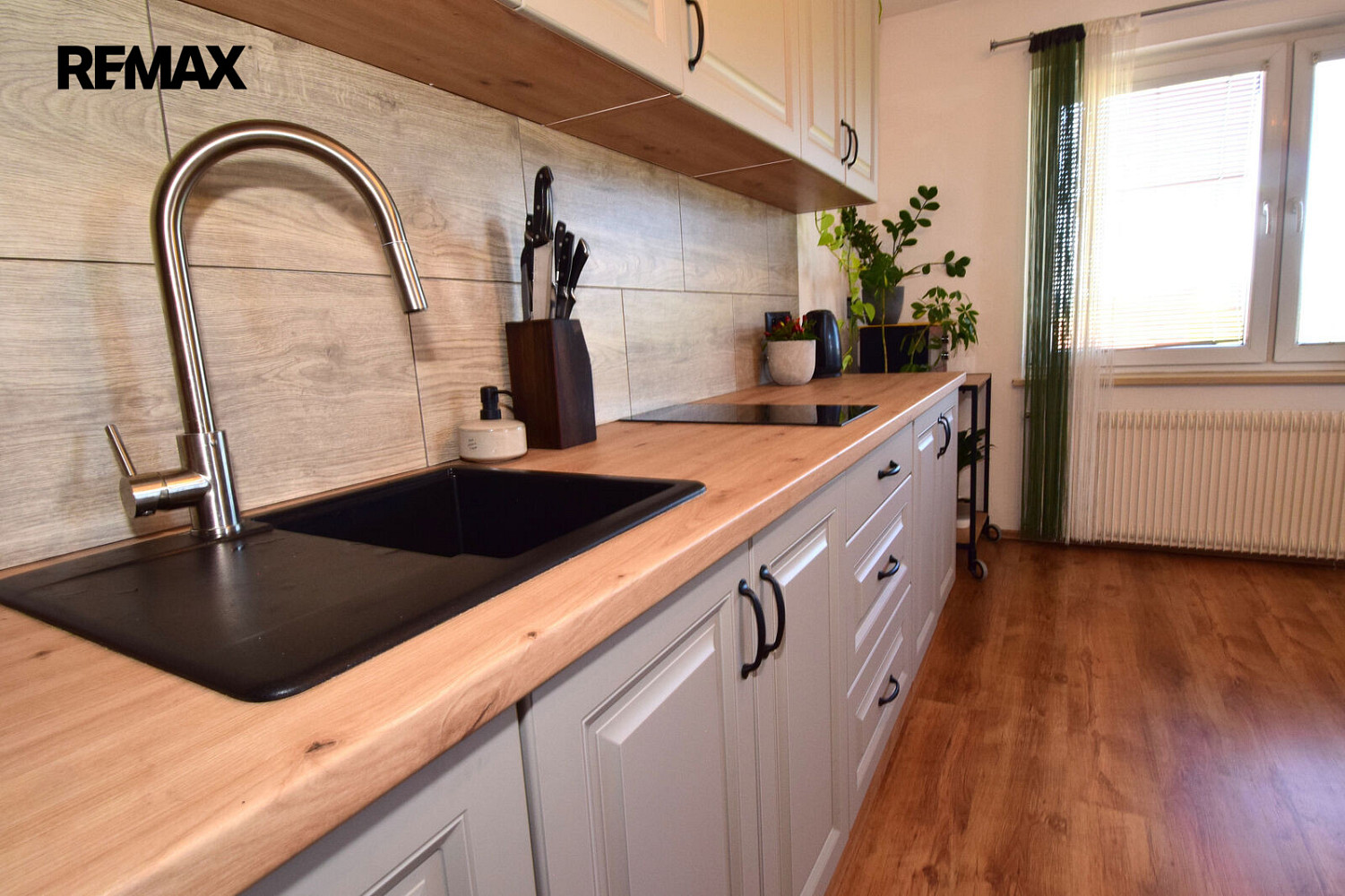 Prodej domu 222 m² s pozemkem 1 115 m² – fotografie 2