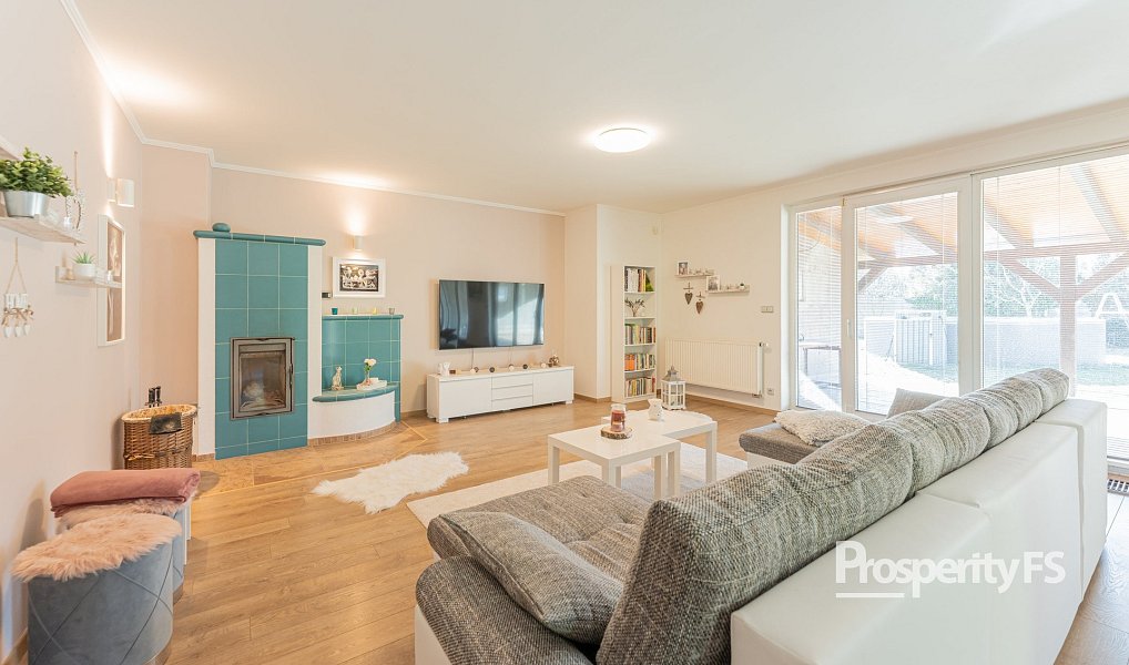 Prodej domu 169 m² s pozemkem 1 152 m², Lutopecny – náhled fotky 2