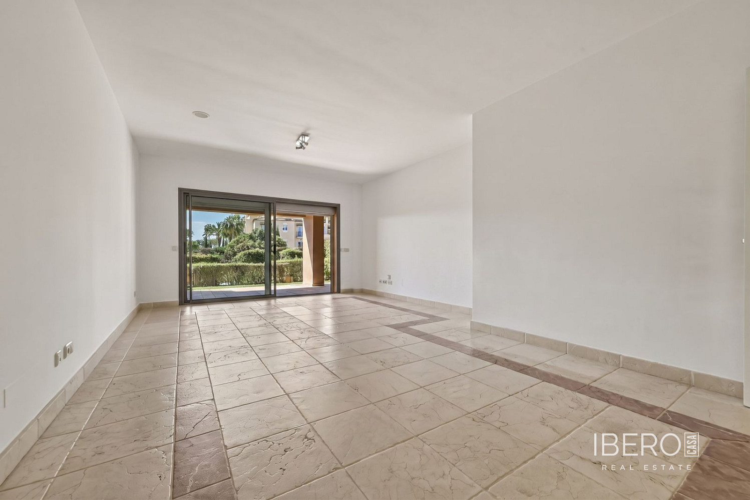 Piso 3+kk – Estepona, Barriada Islas Canarias - Vista 3