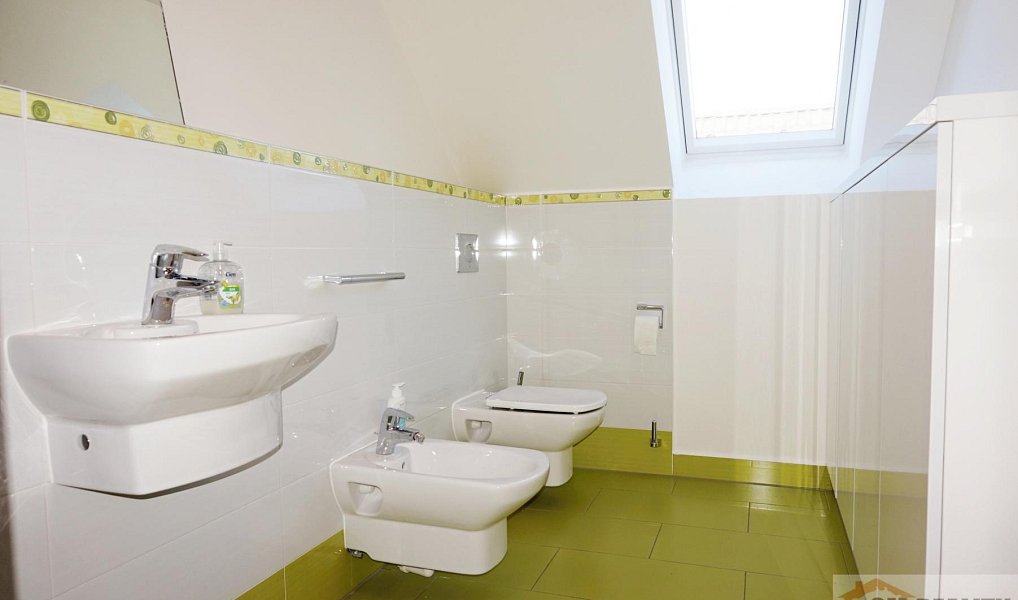Prodej domu 197 m² s pozemkem 2 022 m², Mostkovice – náhled fotky 18