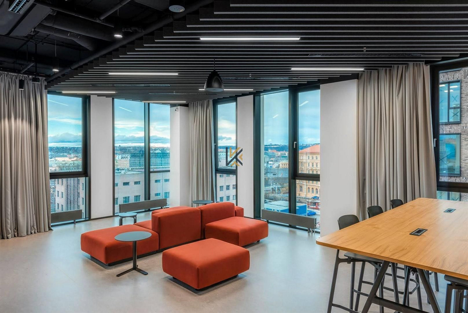 Pronájem kanceláře 30 m² — photo 2