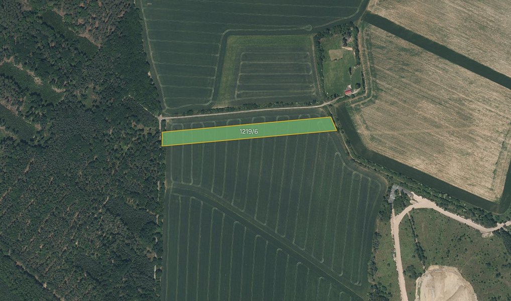Prodej pole 10 152 m², Tlučná – fotka 1 z 3