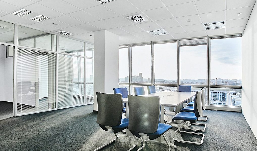 Pronájem kanceláře 173 m², Praha – náhled fotky 2