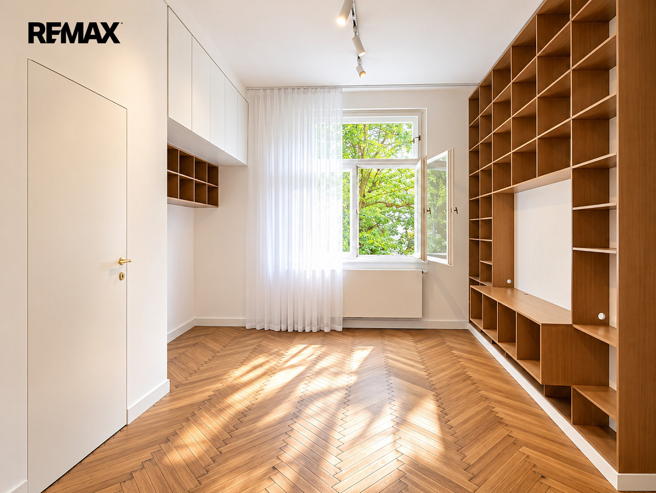 Pronájem bytu 3+1 91 m² – fotografie 2