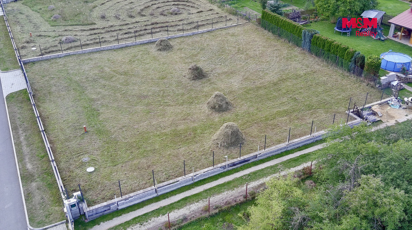 Prodej stavebního pozemku 1 036 m² – fotografie 4