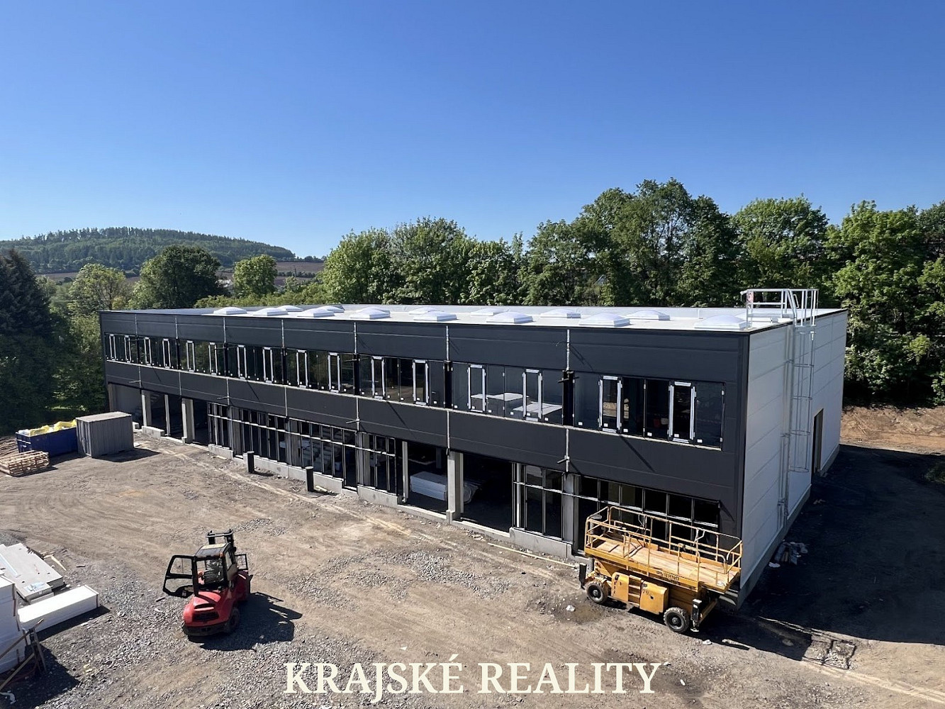 Pronájem skladovacích prostor 355 m² – fotografie 2