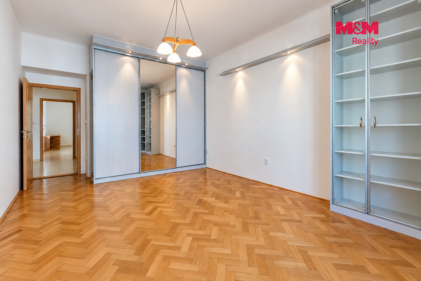Pronájem bytu 1+1 63 m² – fotografie 2