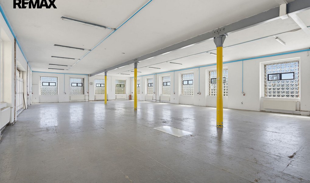 Prodej výrobních prostor 2 350 m², Aš – náhled fotky 26