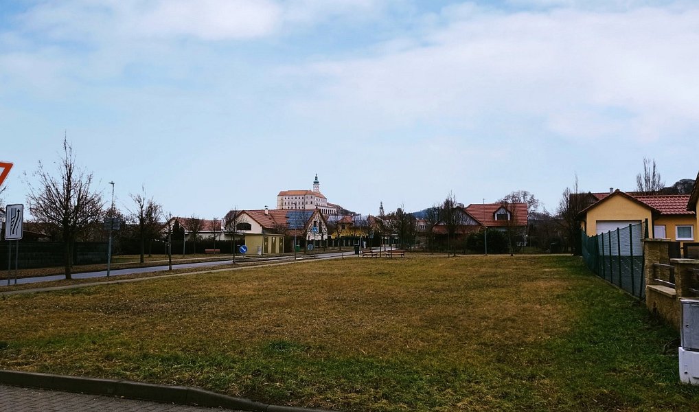 Prodej stavebního pozemku 651 m², Mikulov – náhled fotky 2