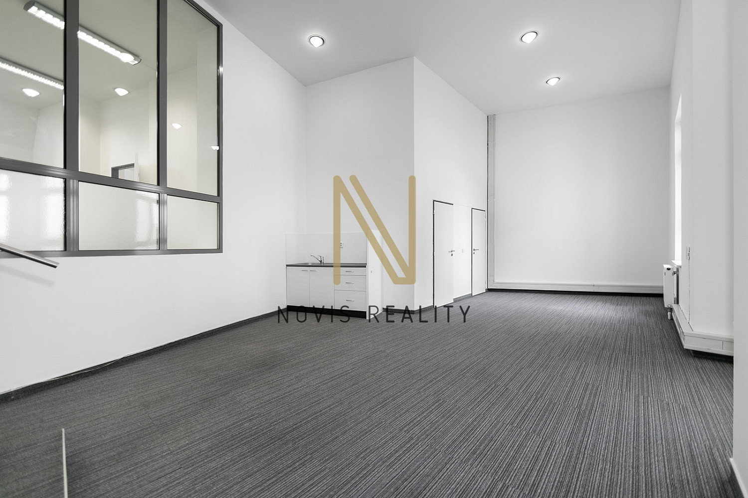 Pronájem kanceláře 140 m² - Widok 2