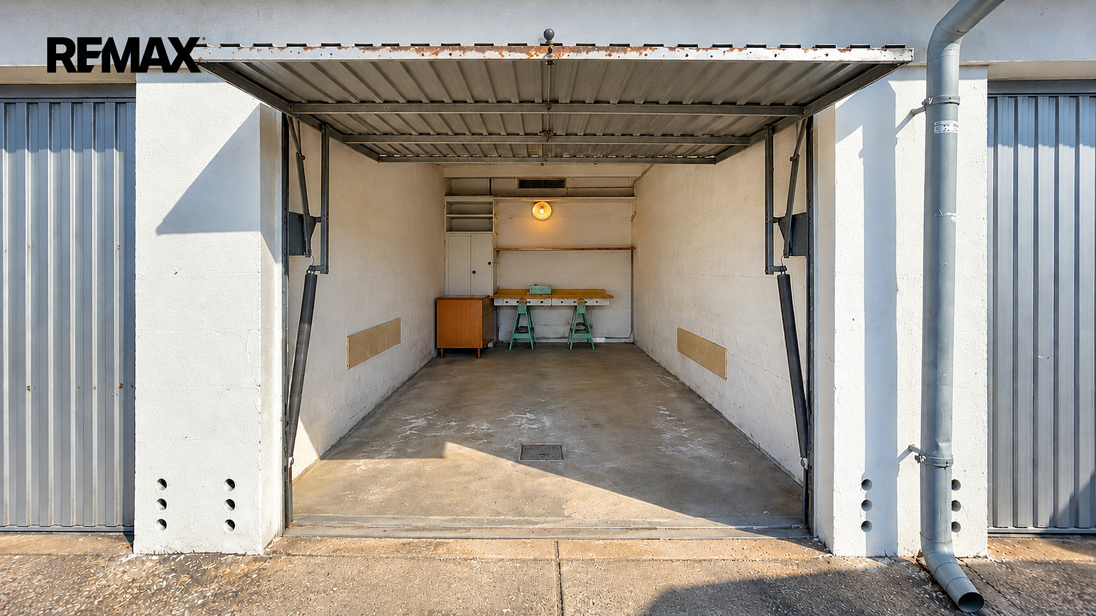 Prodej garáže, celková plocha 19m2, U Mostku, Hradec Králové - Pouchov – fotografie 2