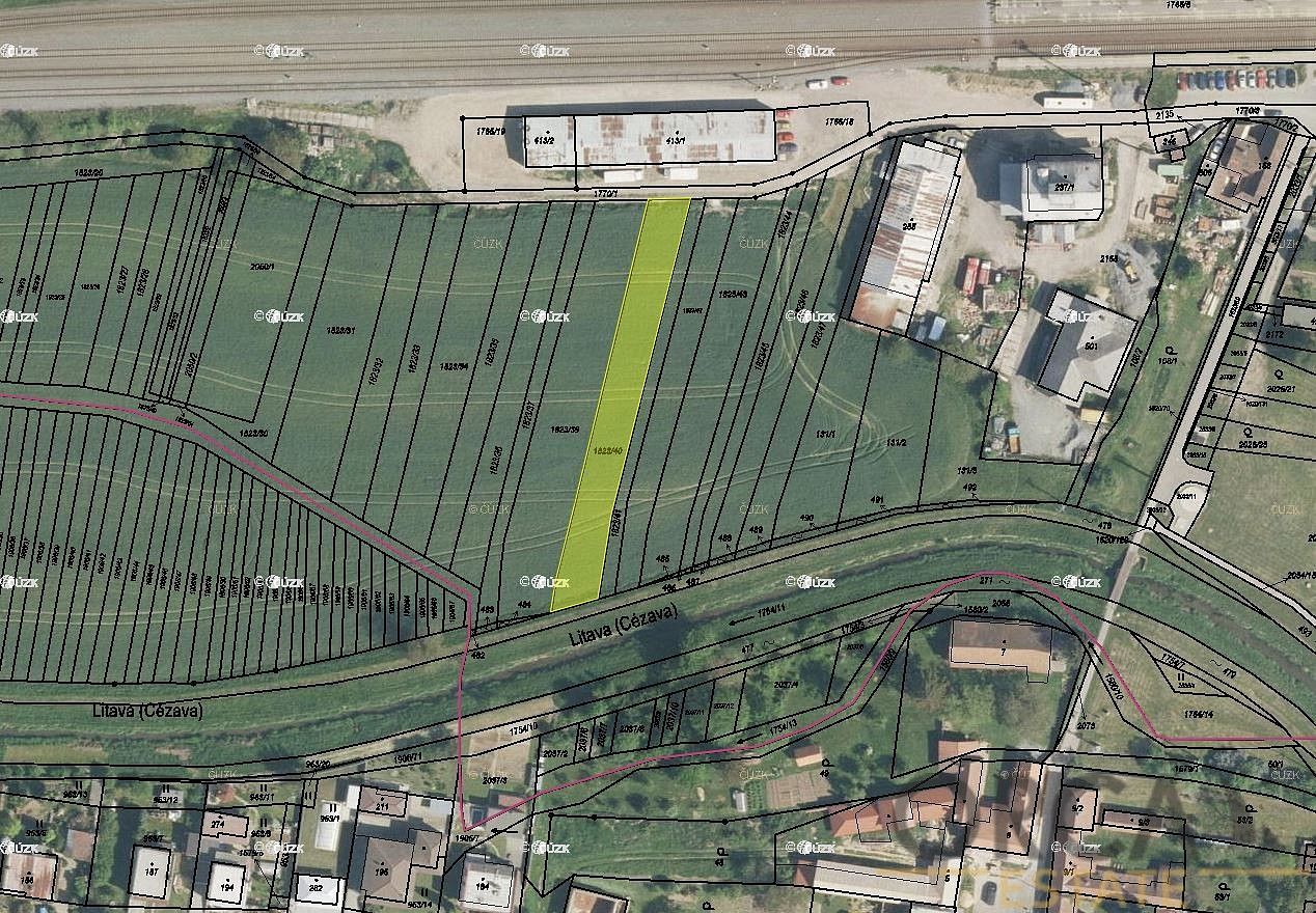 Prodej komerčního pozemku 484 m²