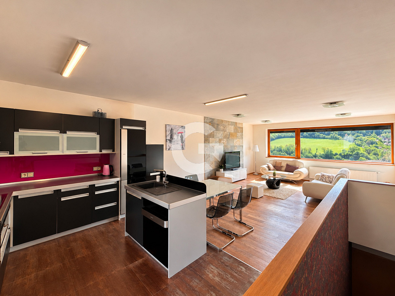 Pronájem domu 167 m² s pozemkem 213 m² – fotografie 2