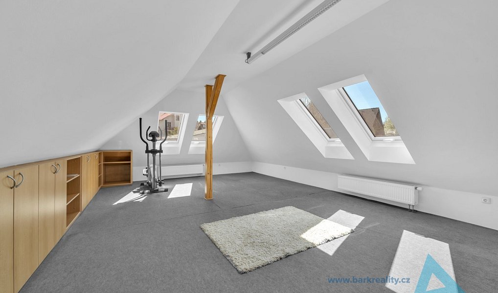 Prodej domu 180 m² s pozemkem 628 m², Nová Paka – náhled fotky 3