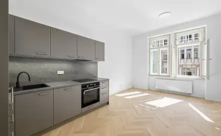 Pronájem bytu 4+kk 87 m²