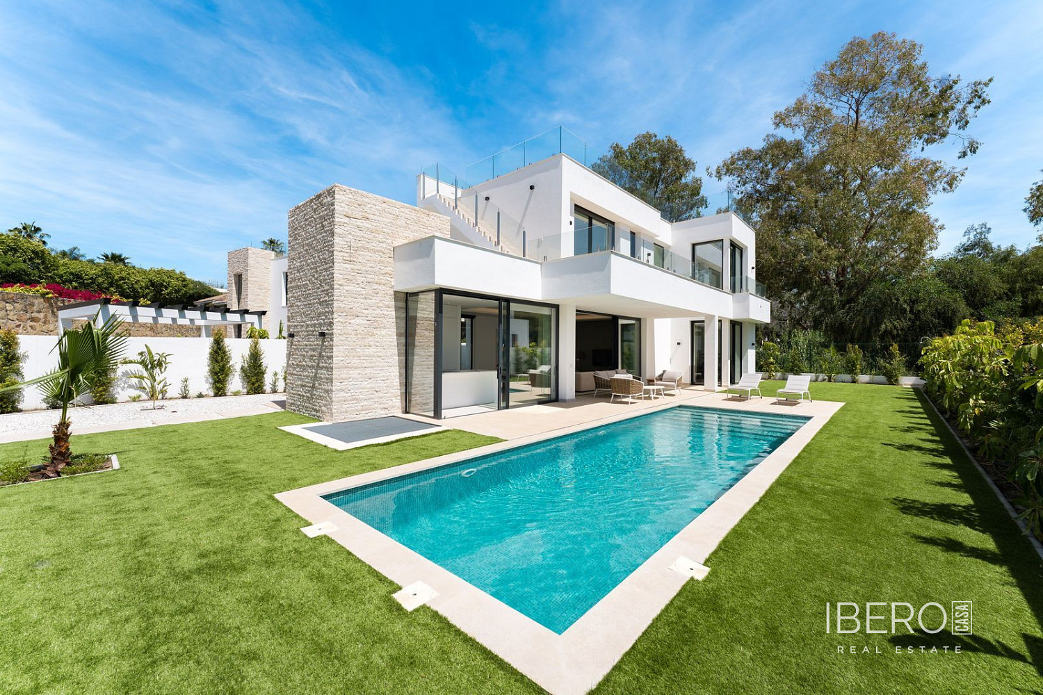 Prodej domu 308 m² s pozemkem 770 m²