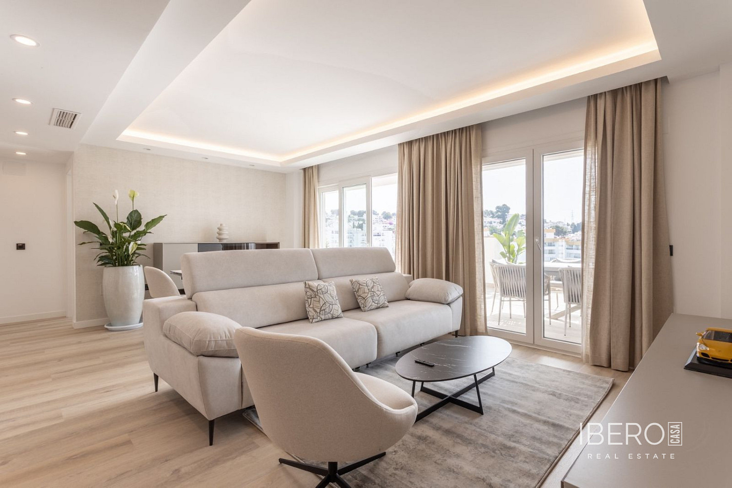 Piso 5+kk – Marbella, Nueva Andalucía - Vista 2