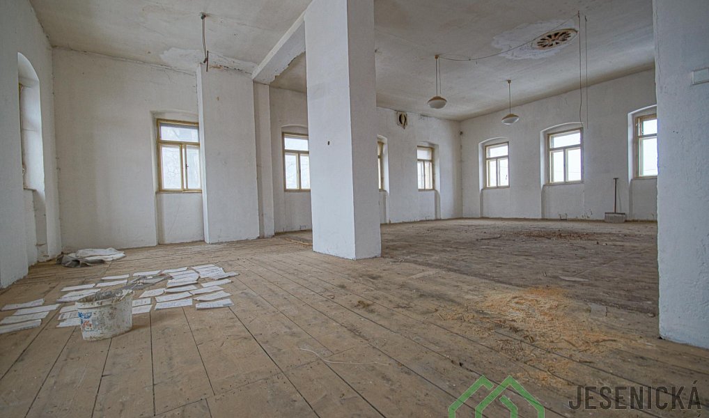 Prodej skladovacích prostor 240 m², Jeseník – náhled fotky 9