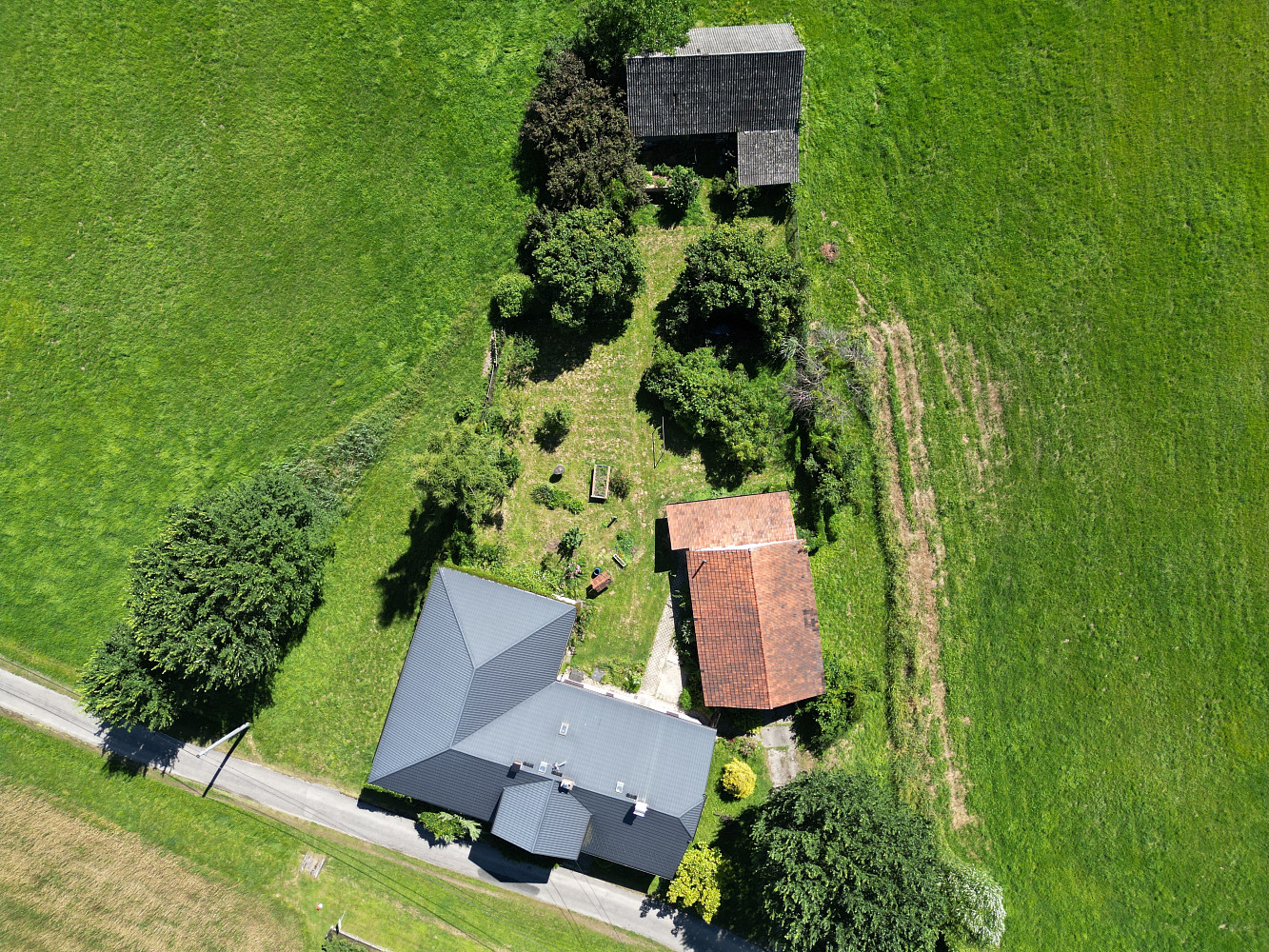 Prodej domu 199 m² s pozemkem 2 496 m² – fotografie 2