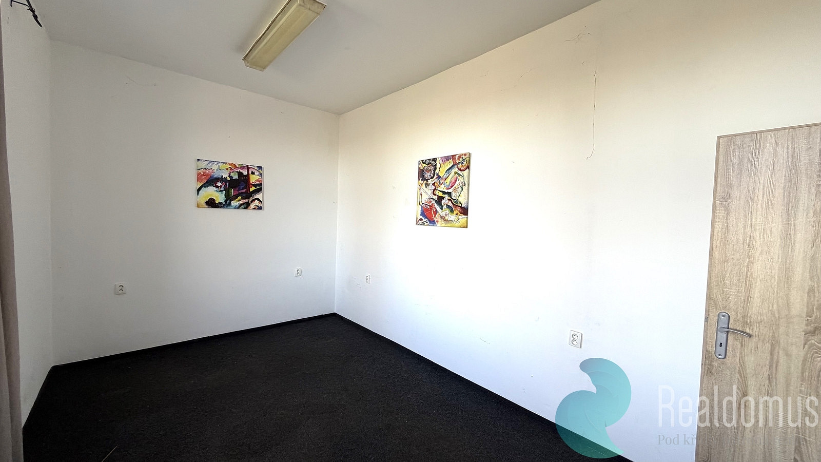 Pronájem komerčního objektu (jiného typu) 100 m² — photo 2