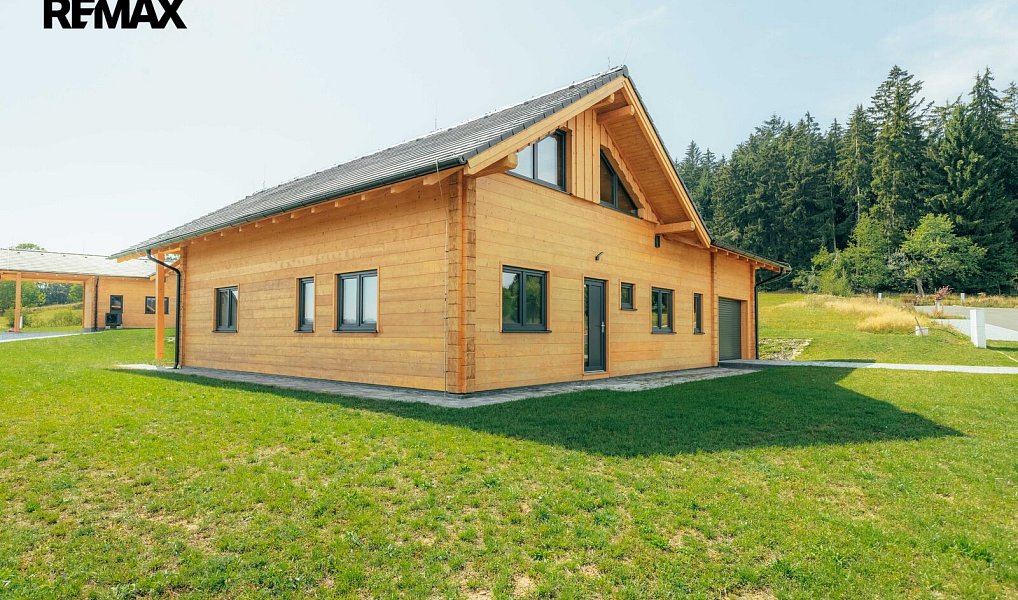 Prodej domu 153 m² s pozemkem 1 087 m², Vacov – náhled fotky 2