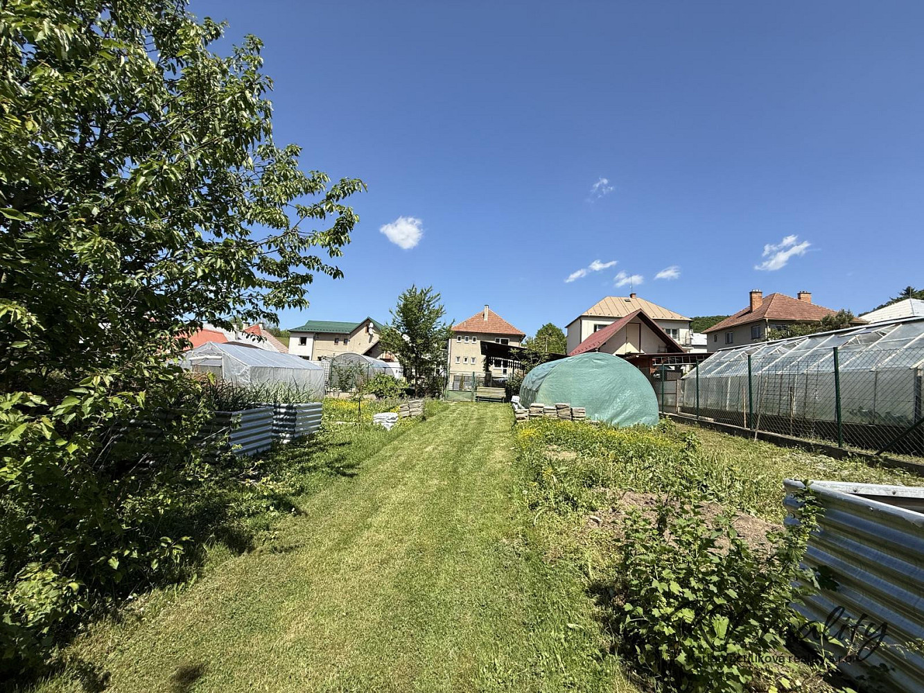 Prodej domu 232 m² s pozemkem 1 263 m² — photo 2