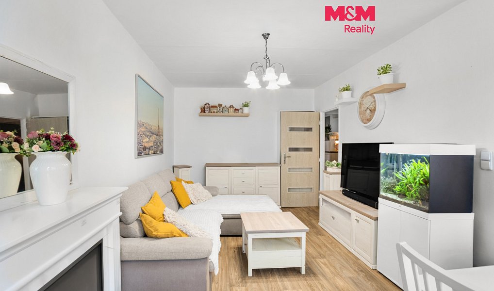 Prodej bytu 3+1 60 m², Vítězná, Slaný, okres Kladno