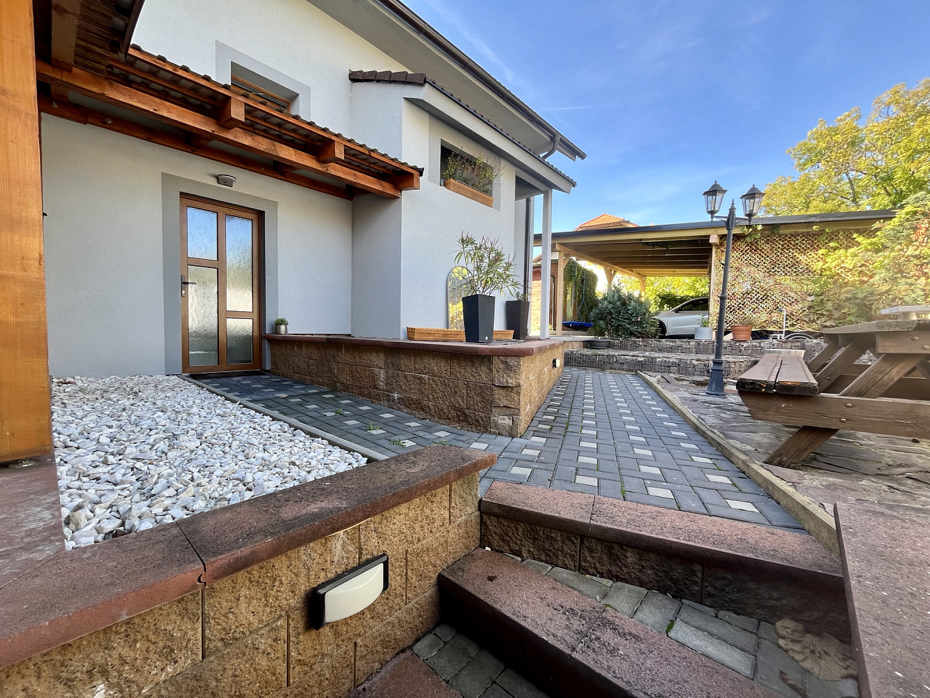 Pronájem bytu 4+kk 82 m²