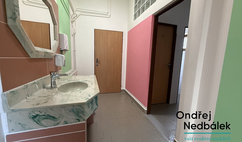 Pronájem restaurace 135 m², Vsetín – náhled fotky 9