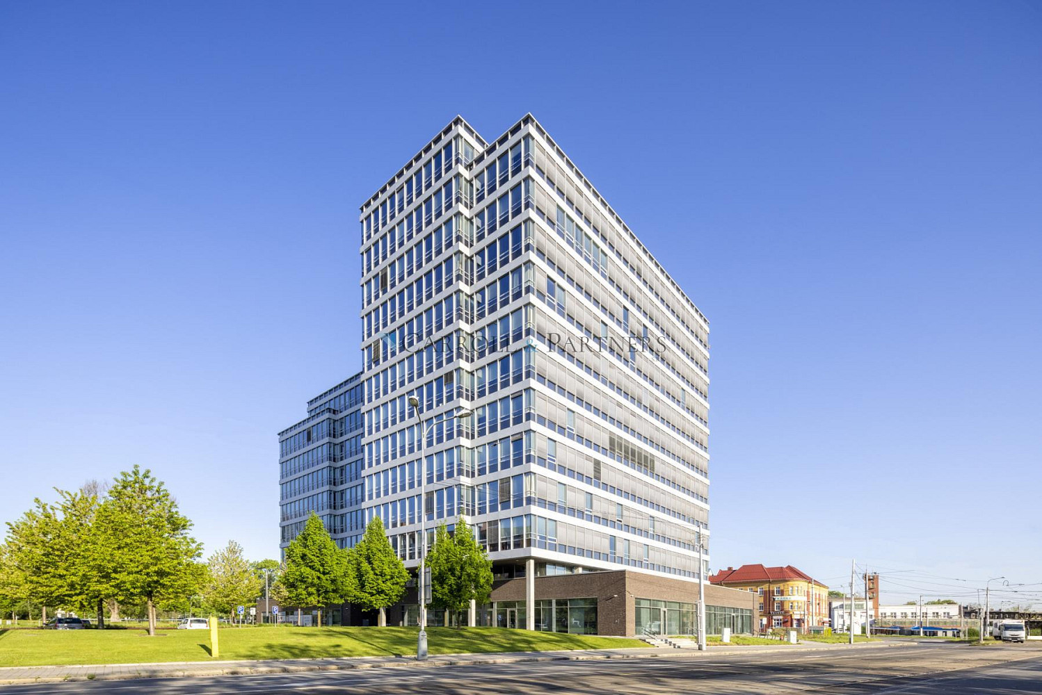 Pronájem kanceláře 250 m² – fotografie 2