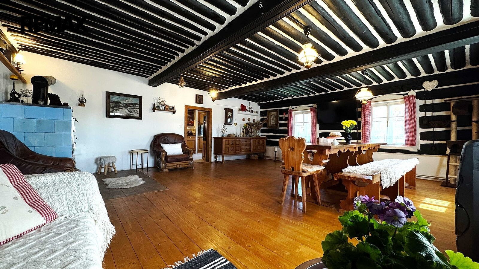Prodej chaty/chalupy 316 m² s pozemkem 635 m² – fotografie 2