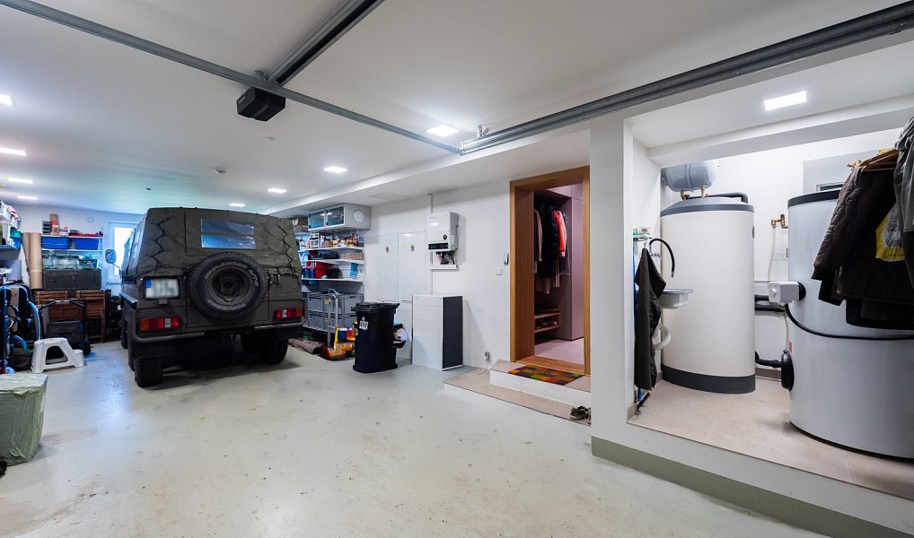 Prodej domu 336 m² s pozemkem 1 240 m², Líšnice – náhled fotky 9